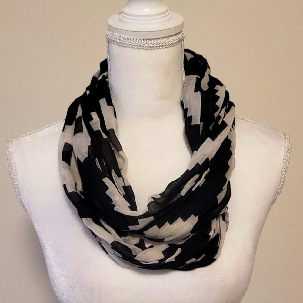Women's scarf